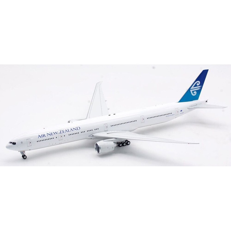 1/200 Air New Zealand Boeing 777-300ER ZK-OKM Original Livery