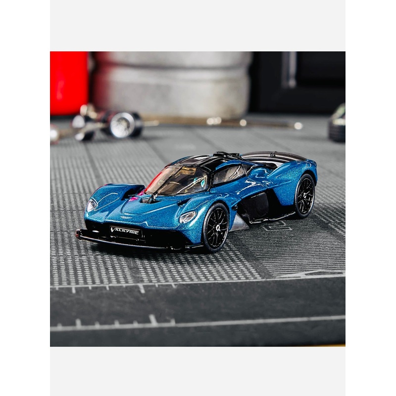 Hot Wheels 2025 RLC Exclusive Elite 64 Aston Martin Valkyrie