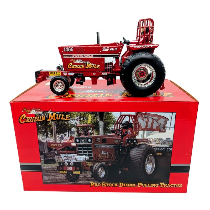 1/16 IH 1466 Crusin’ Mule Pulling Tractor SpecCast