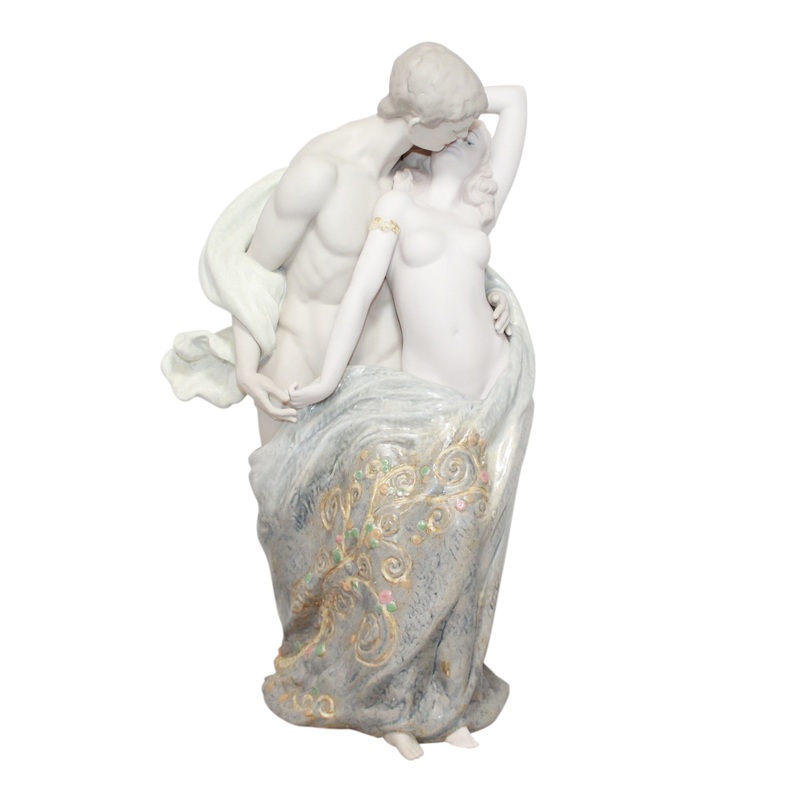 Lladr Figurine: 11914 Passionate Lovers