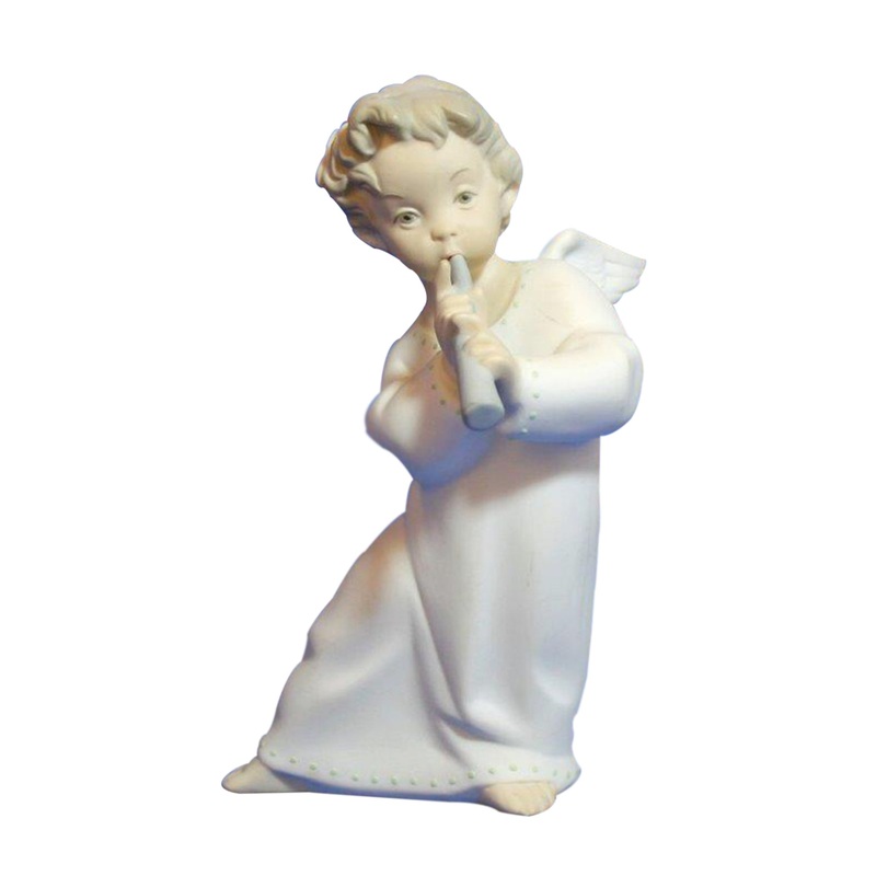 Lladr Figurine: 4540m Angel with Flute Matte