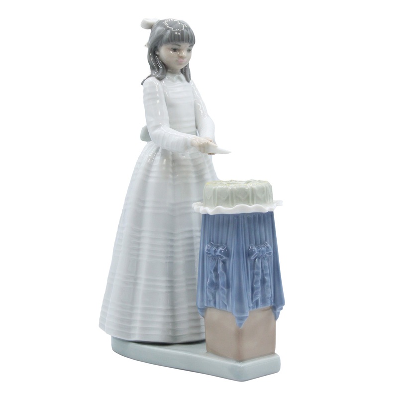 Nao by Lladr Figurine: 1071 Girl with Communion Cake