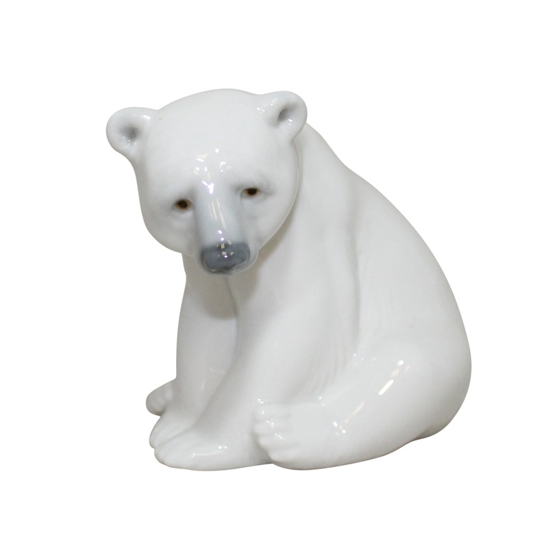 Lladr Figurine: 1209 Seated Polar Bear