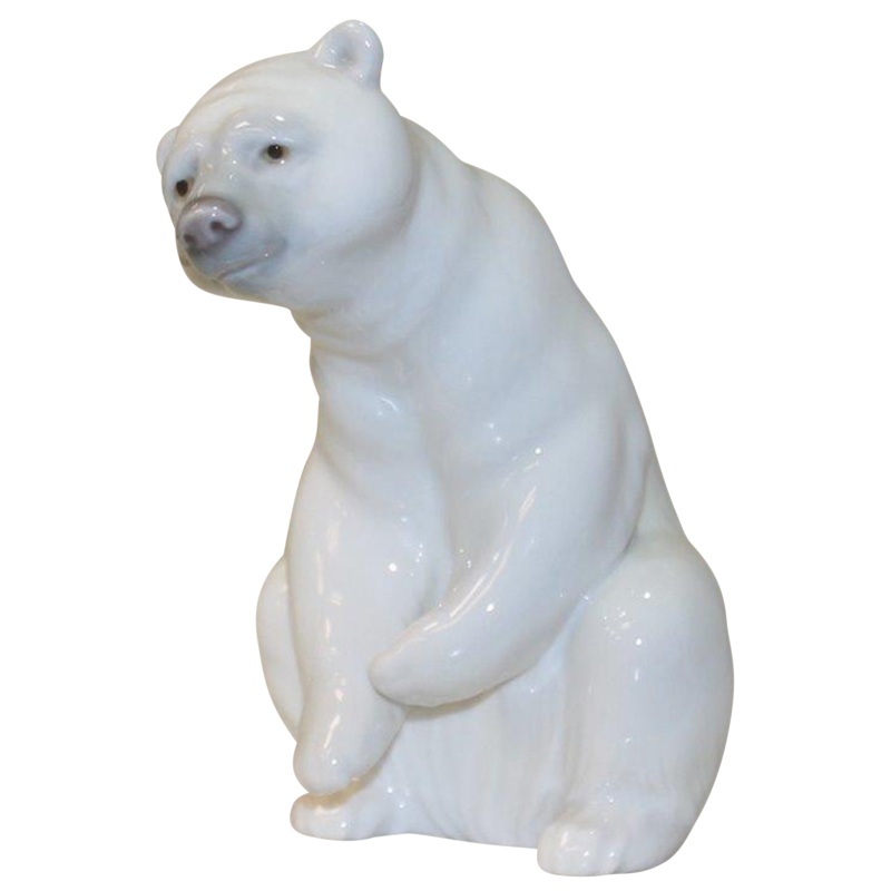 Lladr Figurine: 1208 Resting Polar Bear