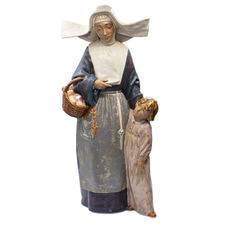 Lladr Figurine: 12112 Charity