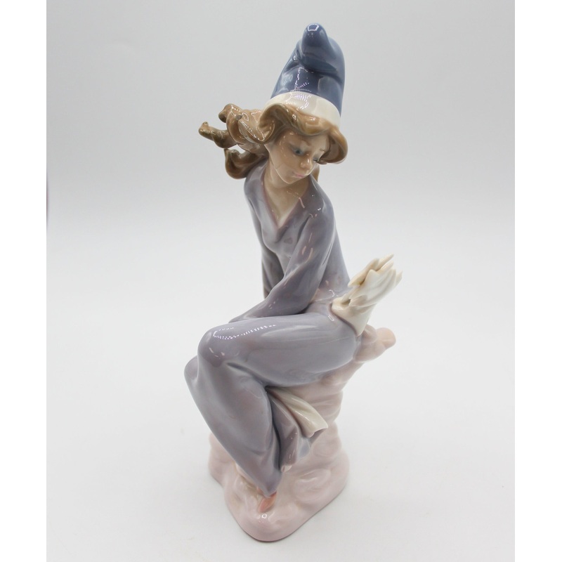 Lladr Figurine: 1477 Star Gazing | Figurine with box | Missing Wand