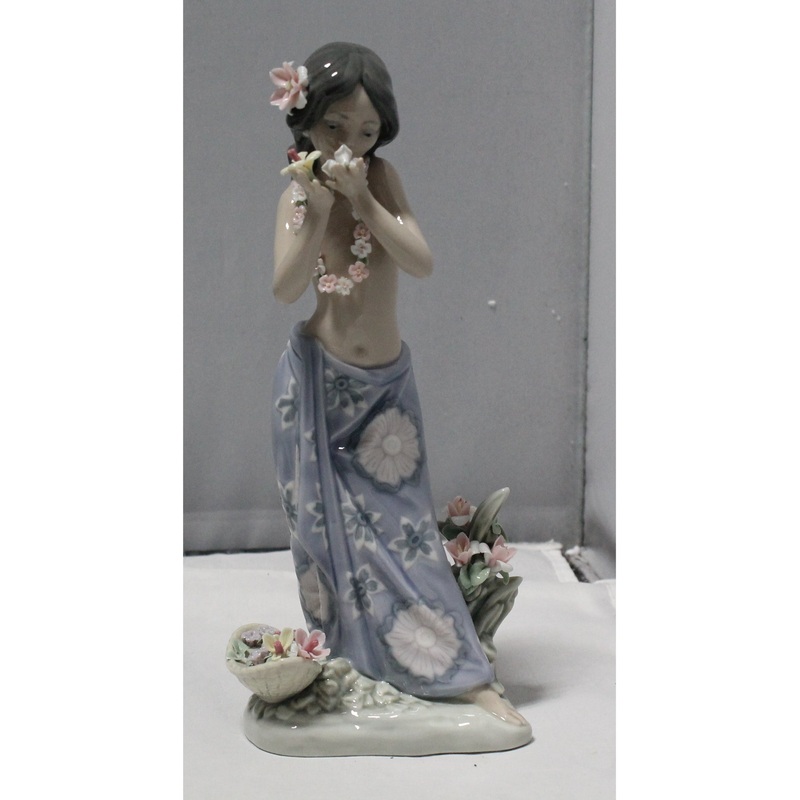 Lladr Figurine: 1480 Aroma of the Islands| Glazed Finish | Please Read