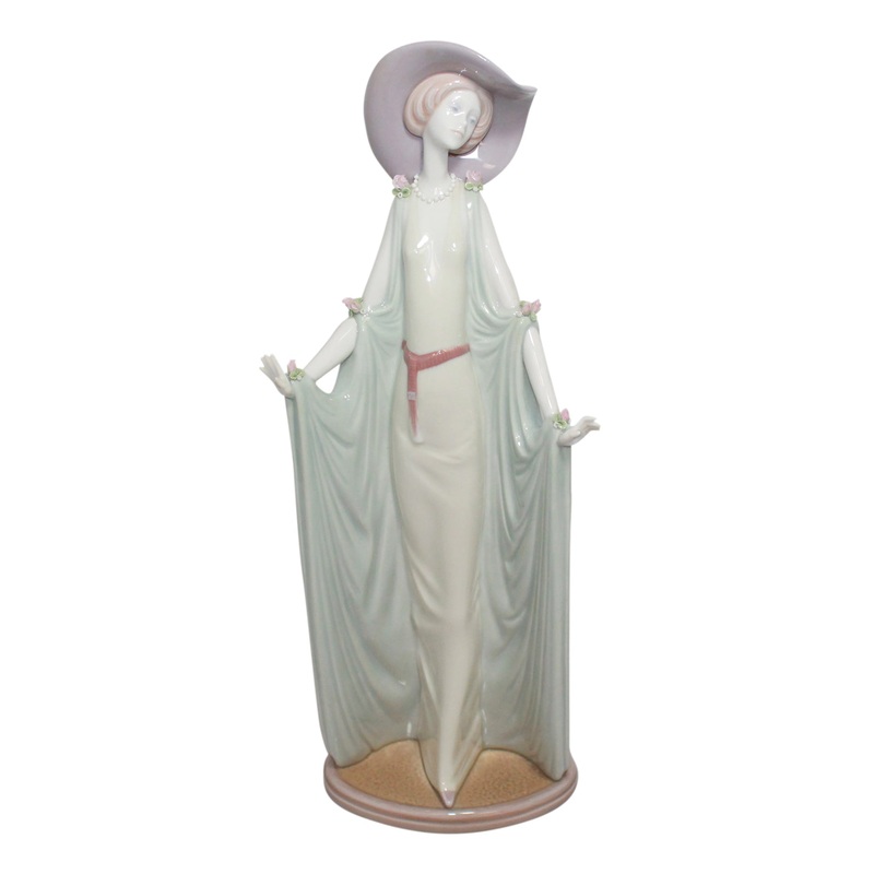 Lladr Figurine: 1428 Afternoon Tea