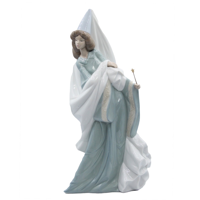 Nao by Lladr Figurine: 1364 Enchanted Dreams