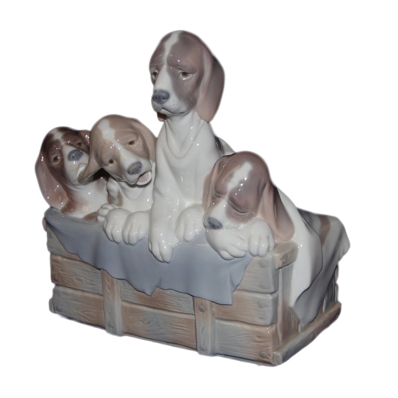 Lladr Figurine: 1121 Pups in the Box