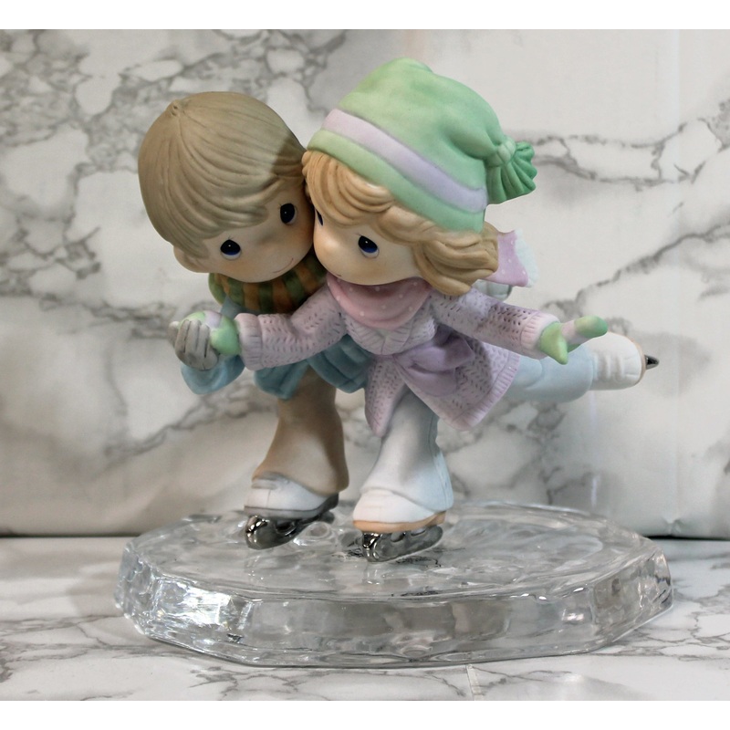 Precious Moment: 910065 Our Love Makes a Lasting Impression