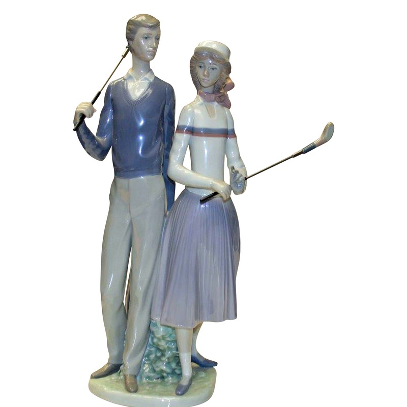 Lladr Figurine: 1453 Golfing Couple