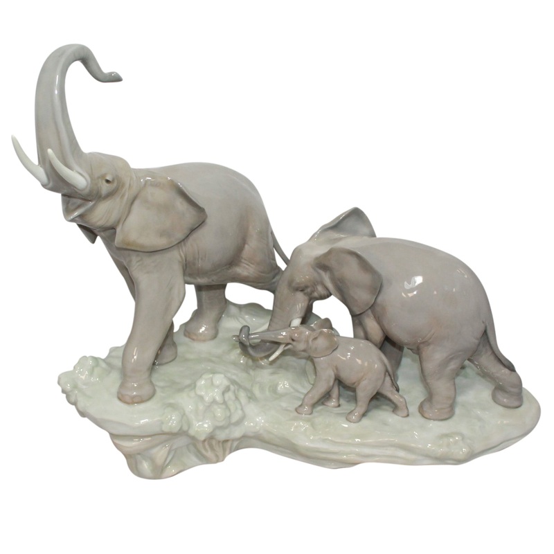 Lladr Figurine: 1150 Elephants