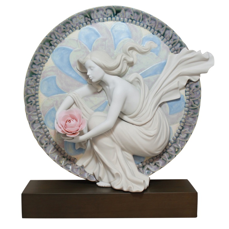 Lladr Figurine: 11909 Sweet Water Flower