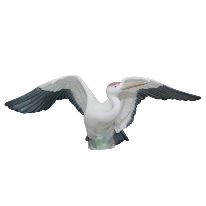 Lladr Figurine: 1600 Landing Crane