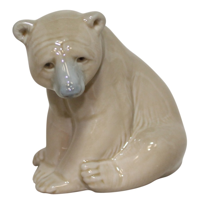Lladr Figurine: 1206 Seated Bear