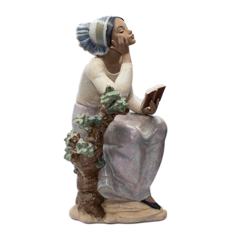 Lladr Figurine: 12299 Poetic Moment