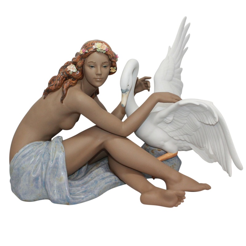 Lladr Figurine: 12444 Leda and the Swan