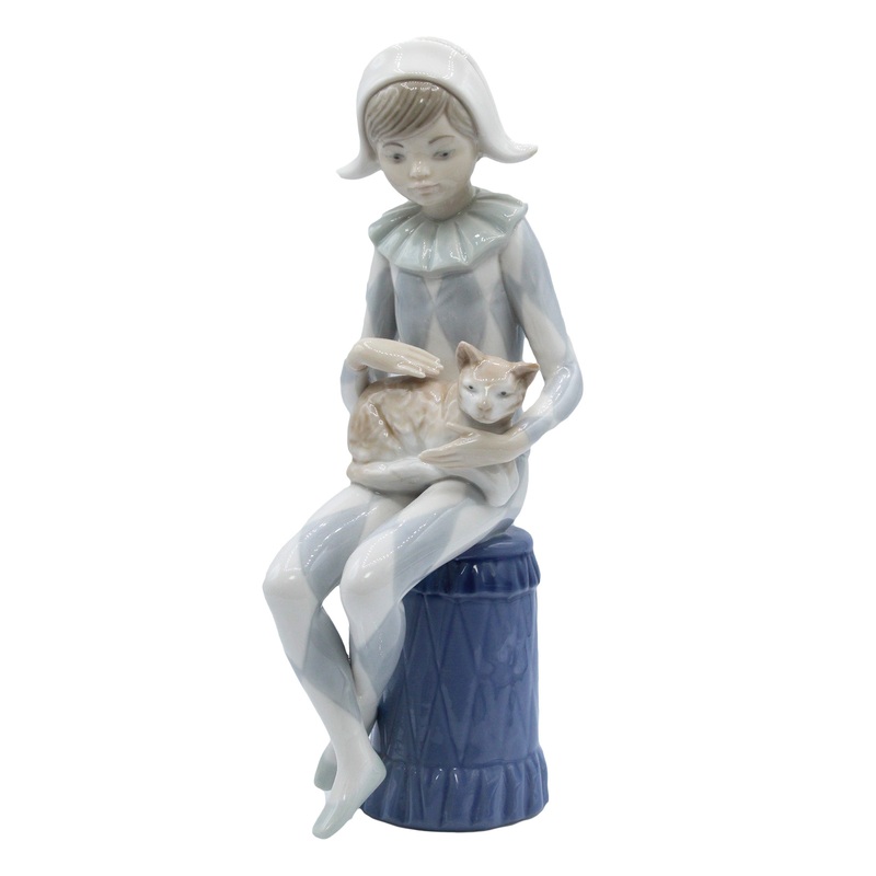 Nao by Lladr Figurine: 381 Harlequin with Cat