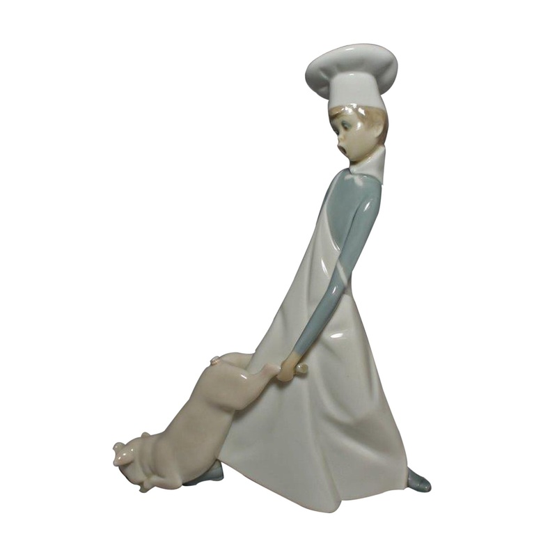 Lladr Figurine: 4608 Cook in Trouble