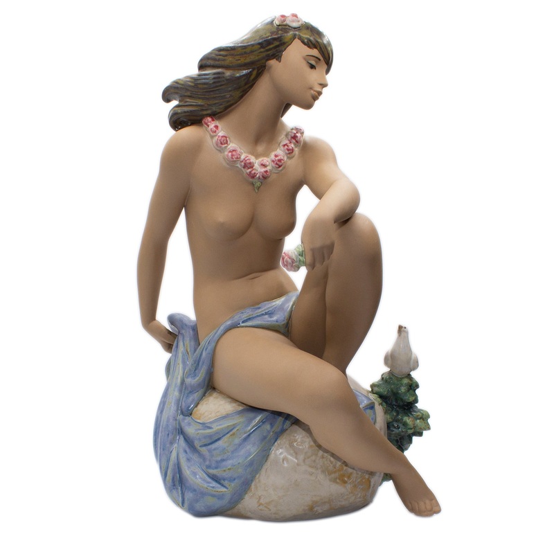 Lladr Figurine: 12394 Island Breeze