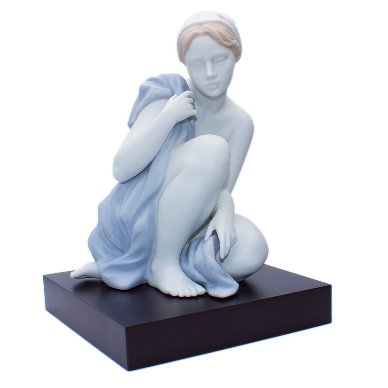 Lladr Figurine: 16888 Soothing Reflections