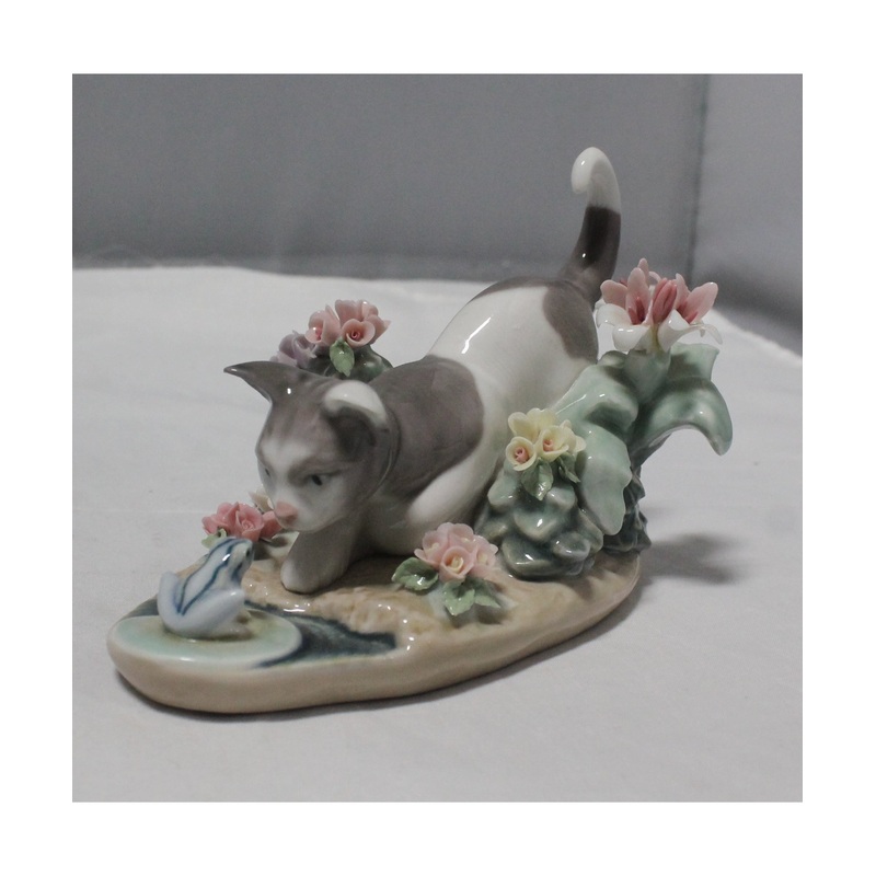 Lladr Figurine: 1442 Kitty Confrontation | Glazed Finish | Please Read