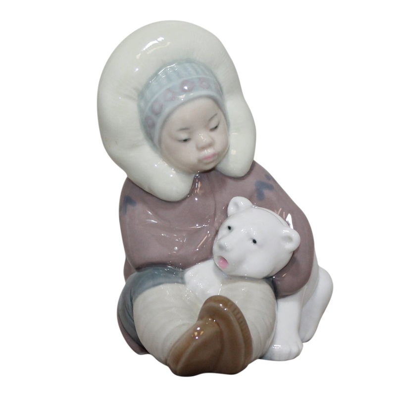 Lladr Figurine: 1195 Eskimo