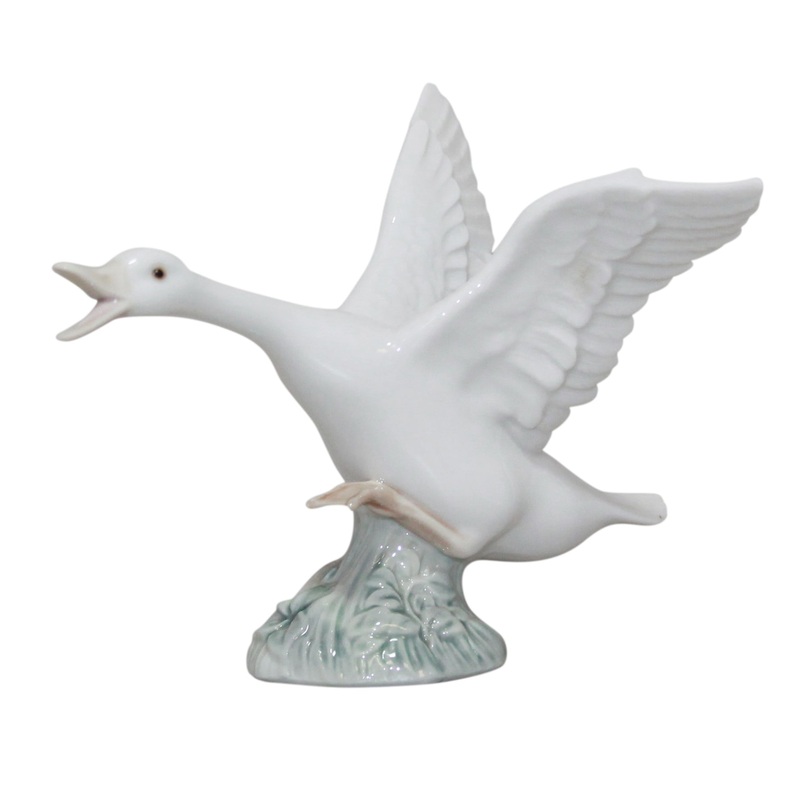 Lladr Figurine: 1265 Jumping Duck
