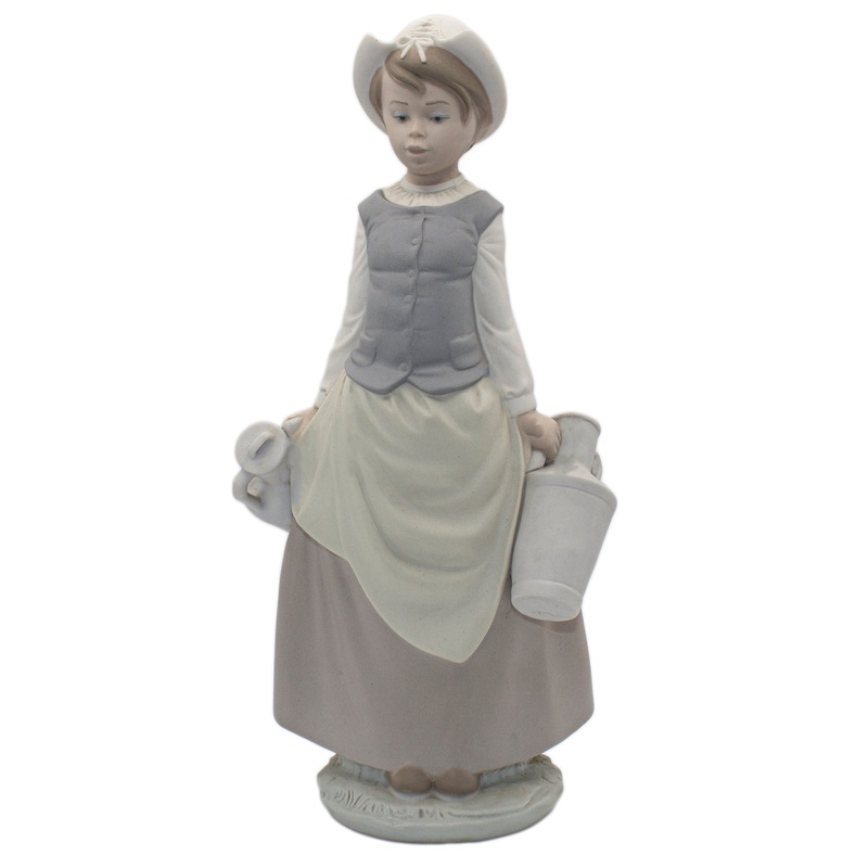 Lladr Figurine: 14939 Milk Maid