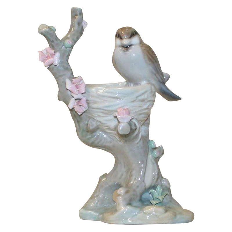 Lladr Figurine: 1299 Bird in the Nest