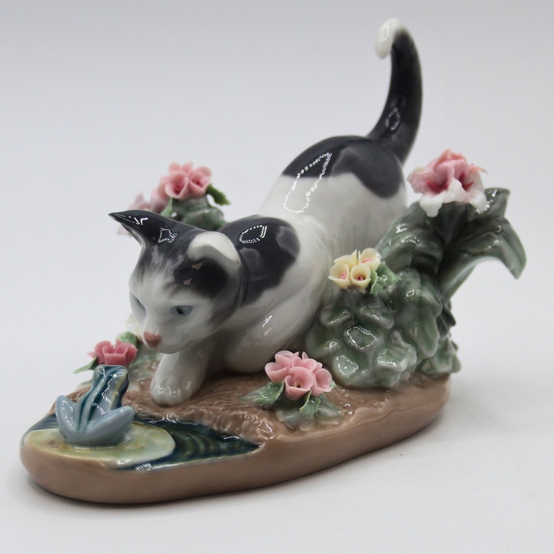 Lladr Figurine: 1442 Kitty Confrontation | As Is Figurine with box