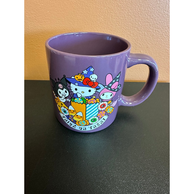 BIOWORLD HELLO KITTY & FRIENDS TRICK OR TREAT HALLOWEEN 16oz CERAMIC MUG