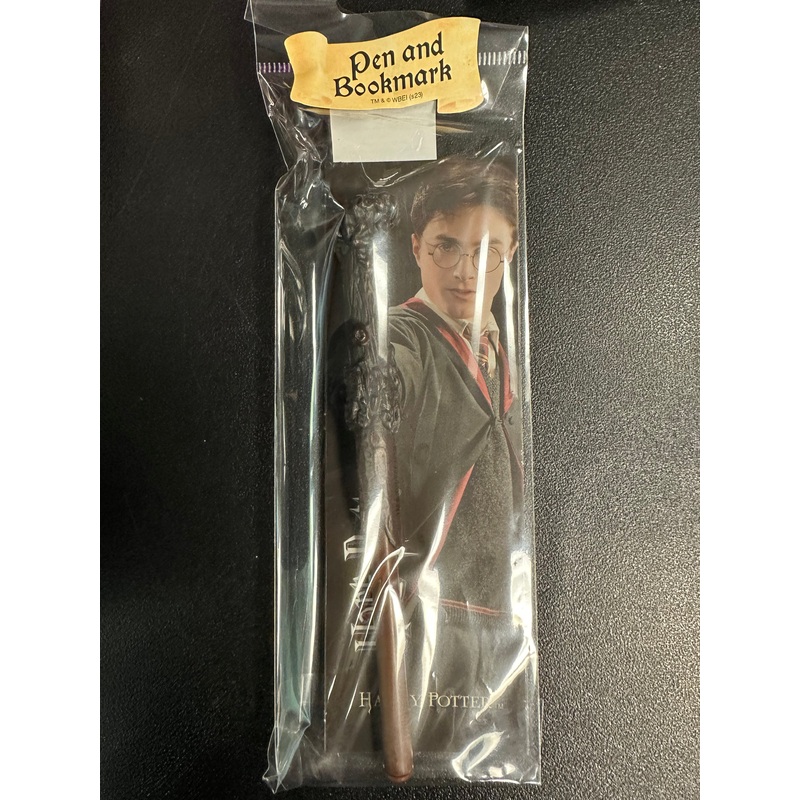 The Noble Collection Harry Potter Wand Pen & Bookmark