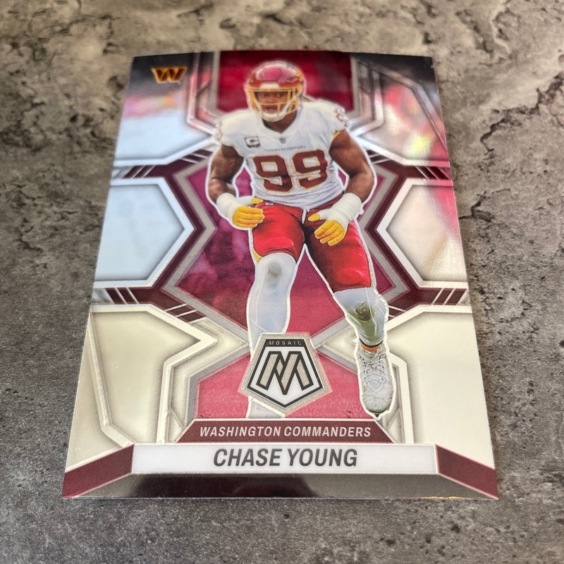 Chase Young  Commanders 2022  Panini Mosaic #199