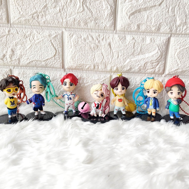 Tiny Tan Idol Figure Keychain – Single Piece